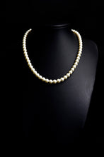 Load image into Gallery viewer, Cream Pearl choker